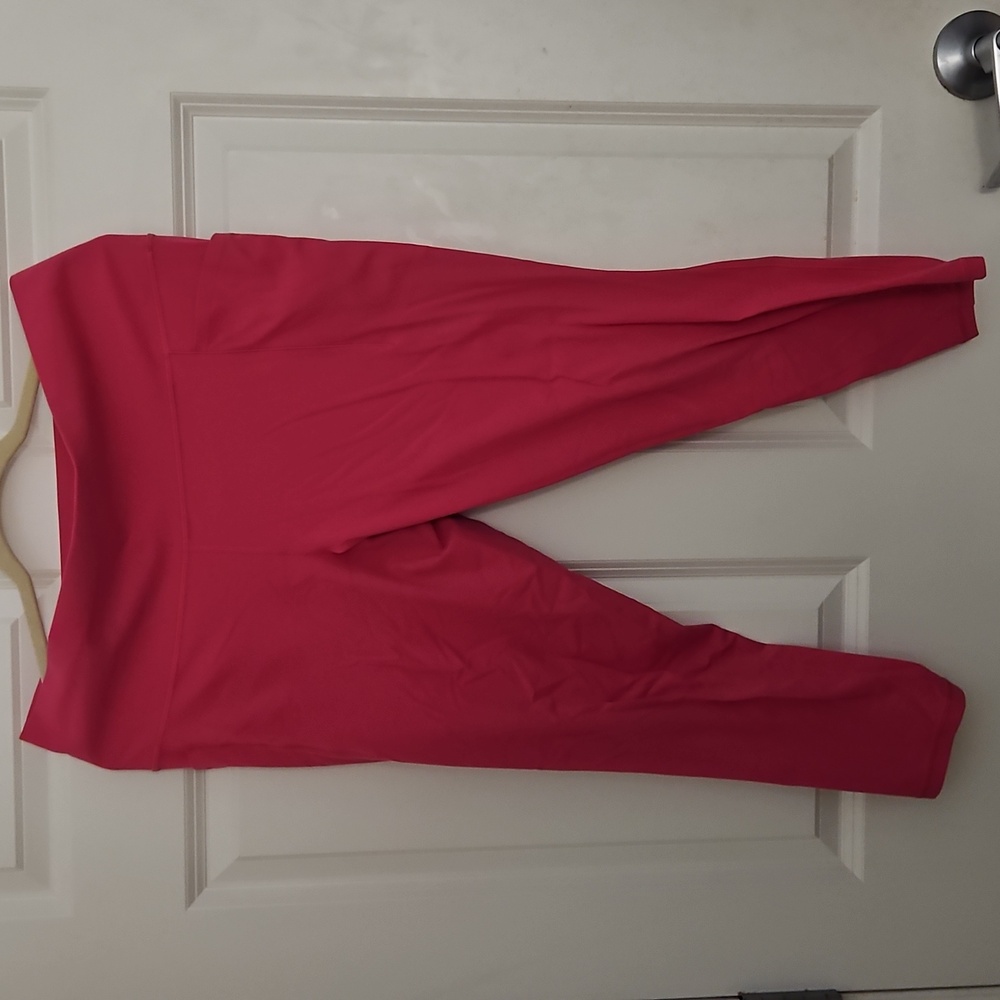 Athleta Salutation Stash 7/8 Leggings